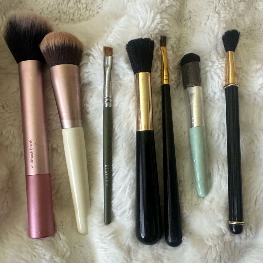 Random makeup brushes Multitask Brush Set